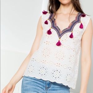 Cute💙THML💙Scalloped edge eyelet shirt w/tassels